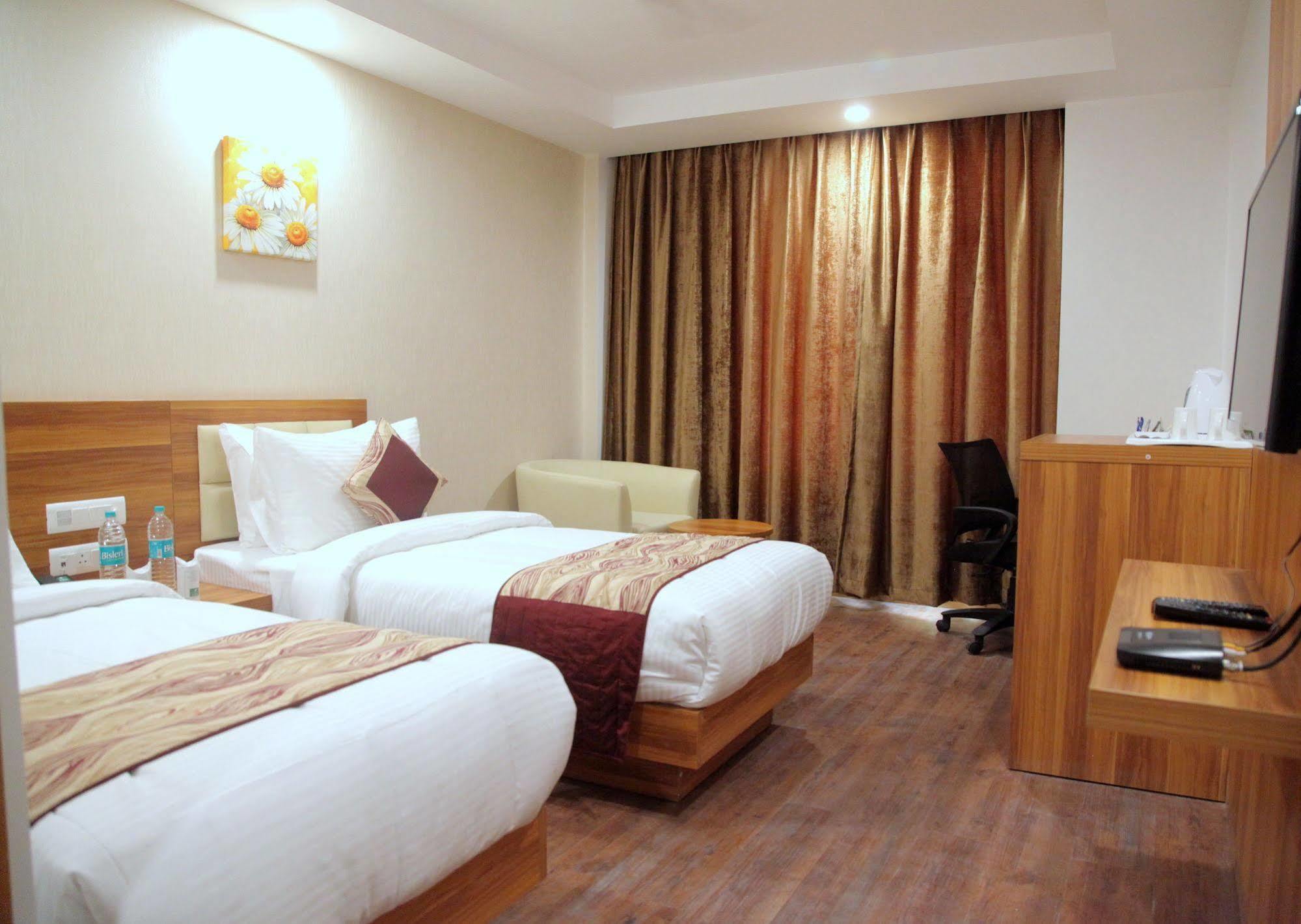 Hotel Le Roi Jammu - Near Jammu Railway Station Esterno foto