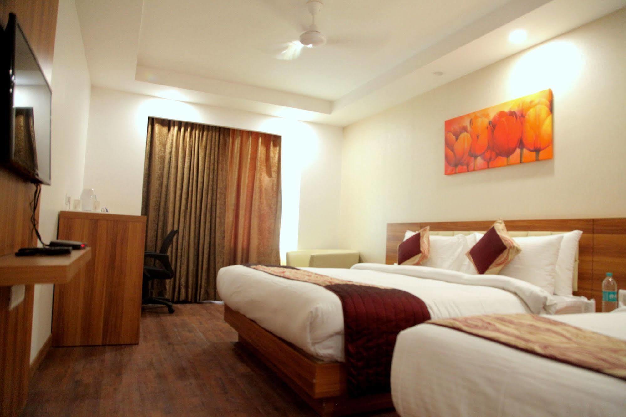Hotel Le Roi Jammu - Near Jammu Railway Station Esterno foto